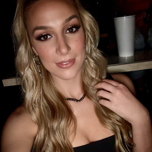 Meet your Posher, Natalie - Picture 1 of 1